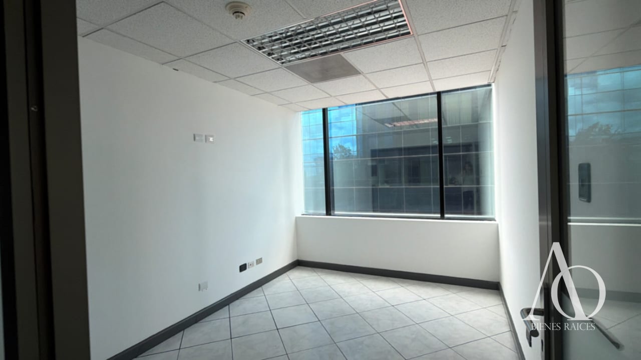 Oficina en Alquiler / Venta Edificio Europlaza, zona 14 N4 — Oficina en Venta en Europlaza, Zona 14, Guatemala, Ciudad — foto 7 de 10
