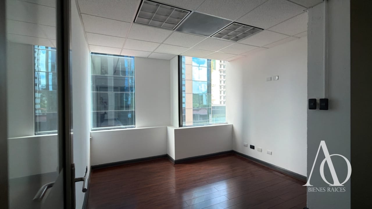 Oficina en Alquiler / Venta Edificio Europlaza, zona 14 N4 — Oficina en Venta en Europlaza, Zona 14, Guatemala, Ciudad — foto 8 de 10