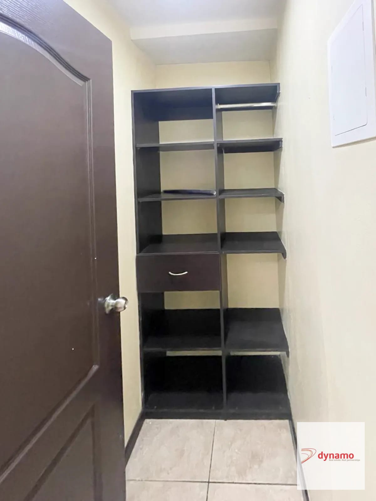 Oficina en Renta en Zona 10 | 94 m² | 2 Parqueos — Oficina en Alquiler en Zona 10, Guatemala, Ciudad — foto 6 de 9