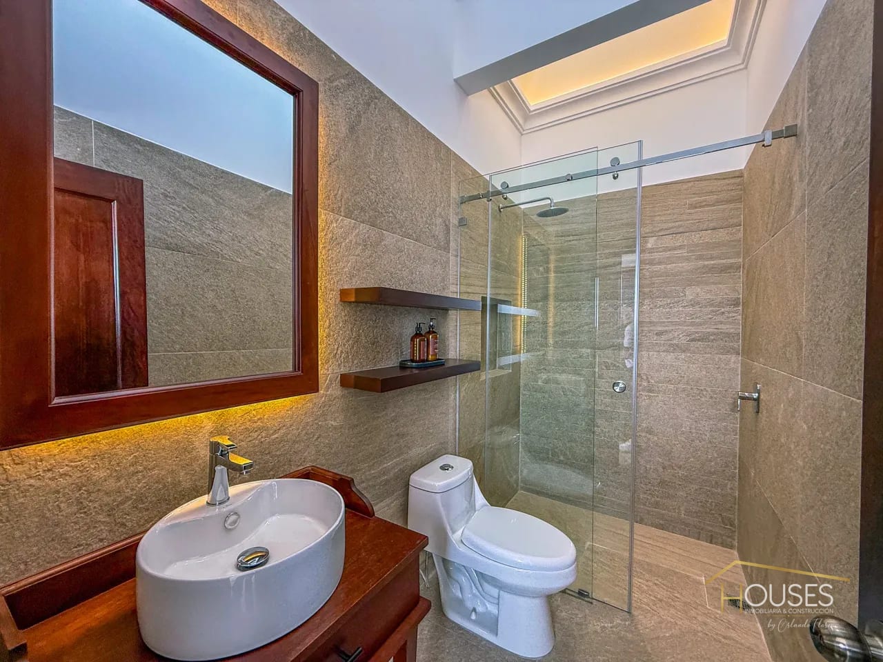 Vendo Casa en Los Franciscanos Club Residencial, Ciudad vieja — Casa en Venta en Ciudad Vieja, Sacatepéquez — foto 11 de 12