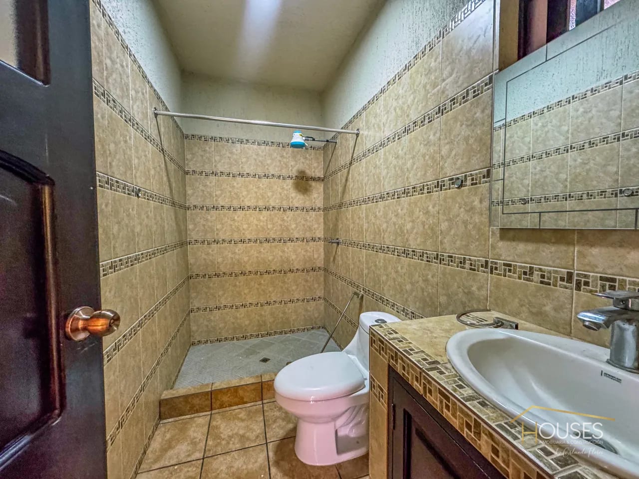 Vendo Casa en Residencial Las Flores, Ciudad Vieja — Casa en Venta en Ciudad Vieja, Sacatepéquez — foto 6 de 11