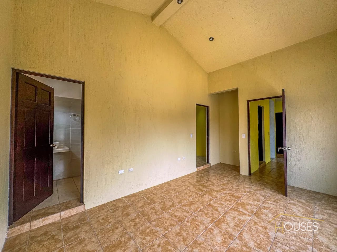 Vendo Casa en Residencial Las Flores, Ciudad Vieja — Casa en Venta en Ciudad Vieja, Sacatepéquez — foto 3 de 11