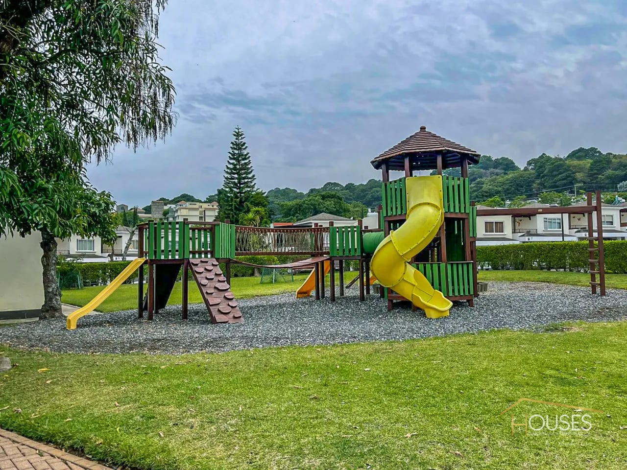 Vendo Casa en Las Luces del Encinal, Zona 7 Mixco — Casa en Venta en El Encinal, Zona 7 Mixco, Guatemala, Ciudad — foto 11 de 16