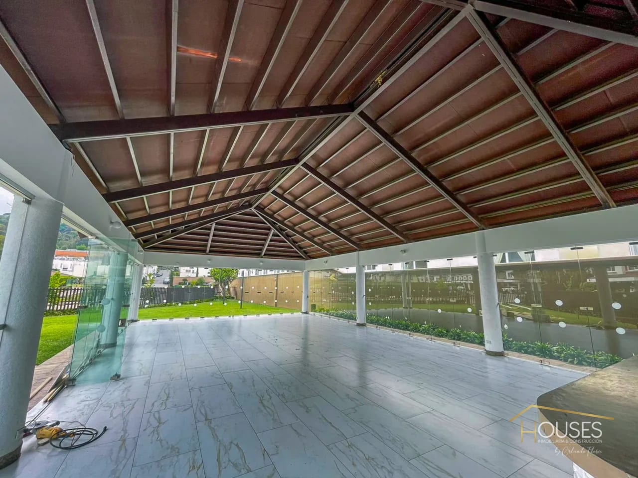 Vendo Casa en Las Luces del Encinal, Zona 7 Mixco — Casa en Venta en El Encinal, Zona 7 Mixco, Guatemala, Ciudad — foto 13 de 16