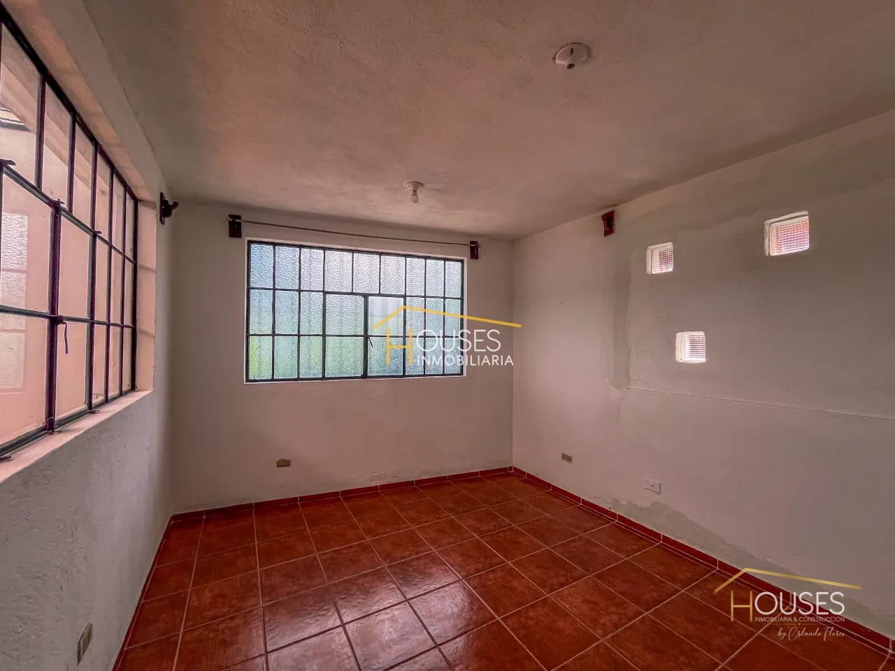 Vendo Casa en San Pedro las Huertas, Antigua Guatemala — Casa en Venta en San Pedro Las Huertas, Antigua, Sacatepéquez — foto 3 de 16