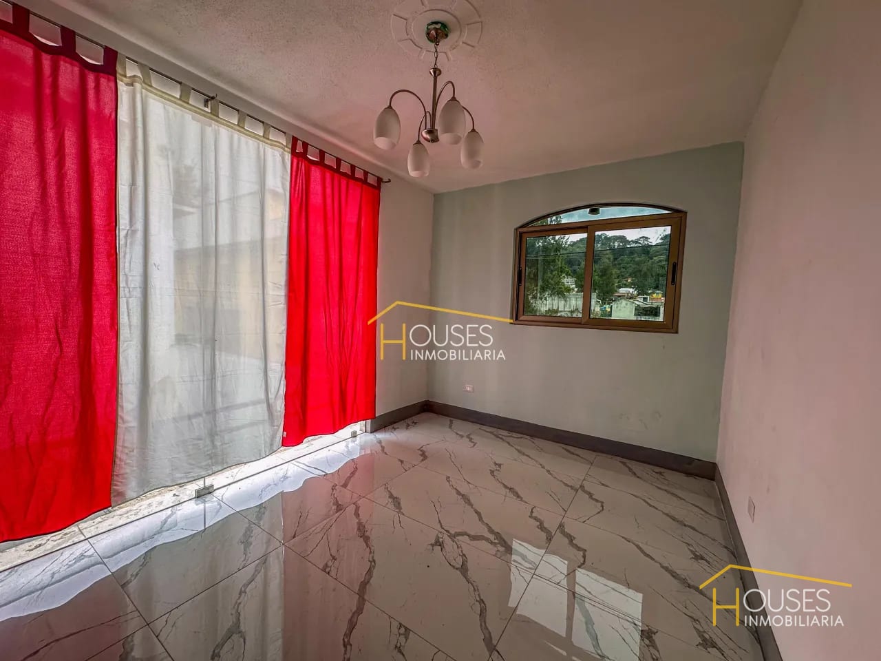 Vendo Casa en Residencial Vistas de Florencia, Santa Lucía Milpas Altas — Casa en Venta en Santa Lucía Milpas Altas, Sacatepéquez — foto 7 de 10