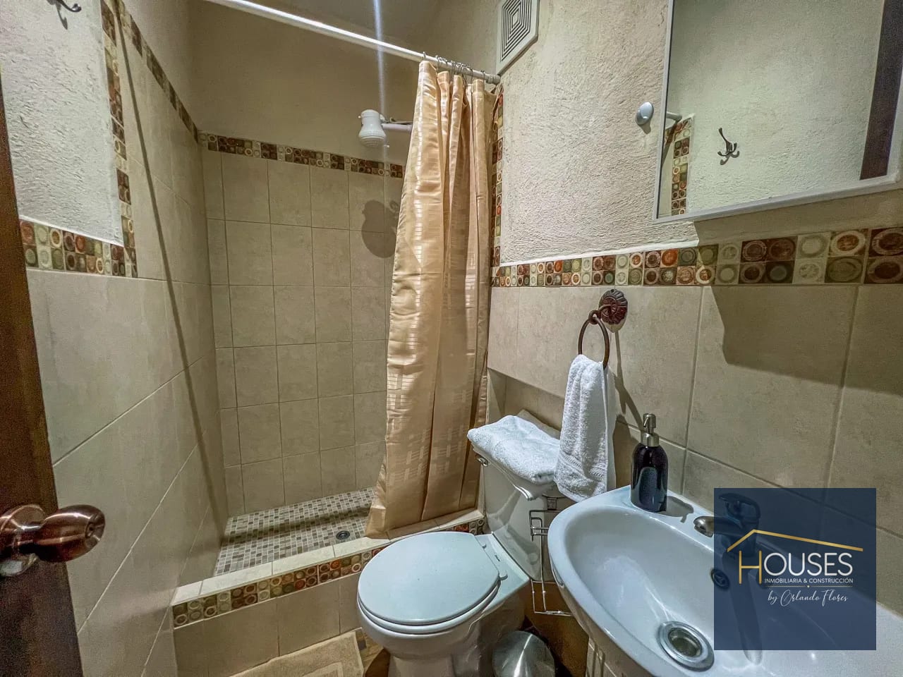 Rento Apartamento en Gravileas y Jacarandas, Antigua G. — Apartamento en Alquiler en Las Gravileas, Antigua, Sacatepéquez — foto 9 de 13