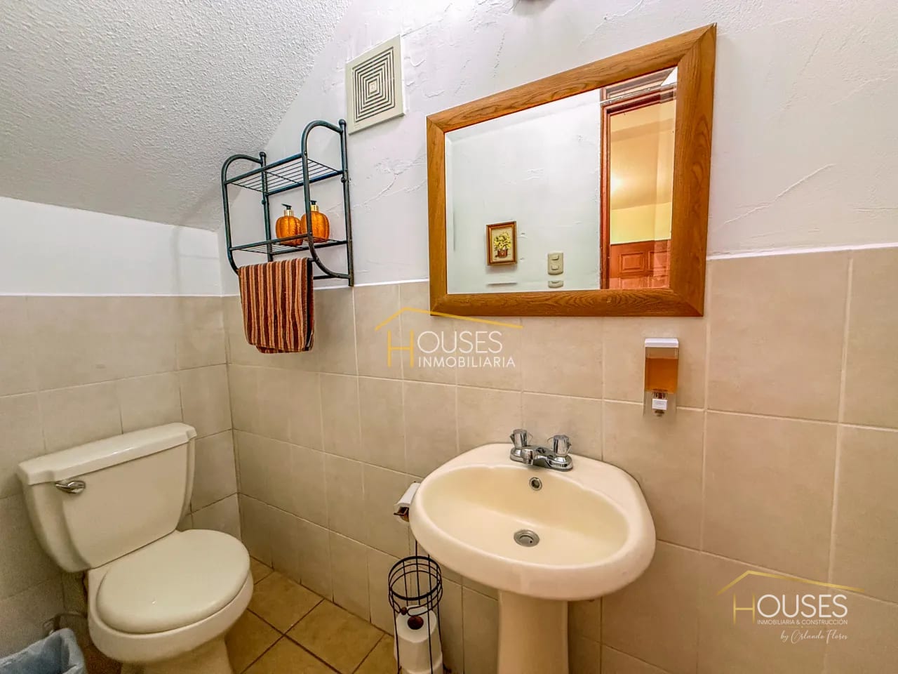 Rento Casa en Condominio Villas de Carmelo, Santa Lucía Milpas Altas — Casa en Alquiler en Santa Lucía Milpas Altas, Sacatepéquez — foto 6 de 14