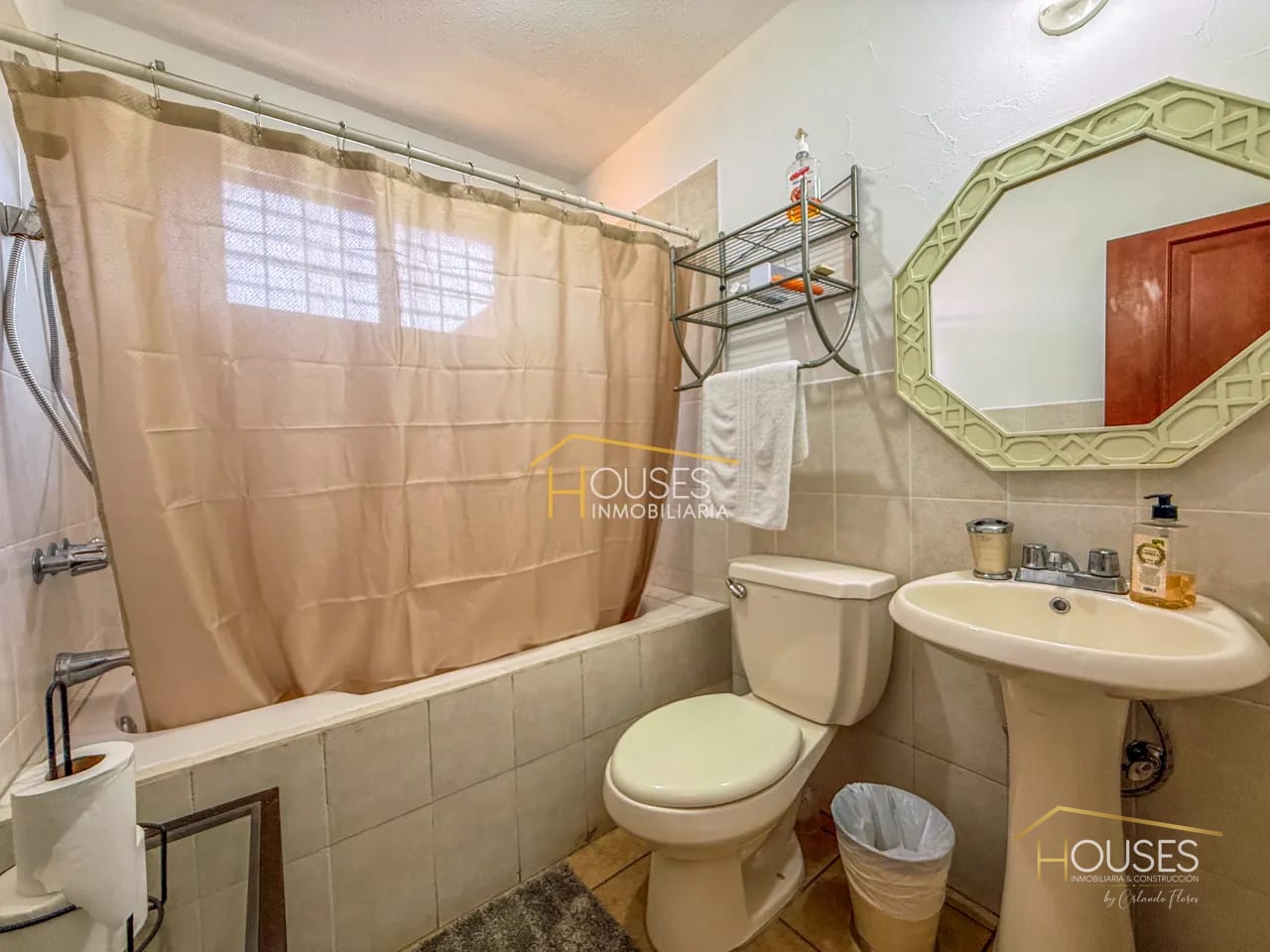 Rento Casa en Condominio Villas de Carmelo, Santa Lucía Milpas Altas — Casa en Alquiler en Santa Lucía Milpas Altas, Sacatepéquez — foto 9 de 14