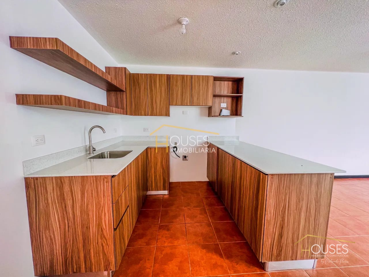 Se Renta Casa en Condominio Casa Cardenal — Casa en Alquiler en Alotenango, Sacatepéquez — foto 4 de 9