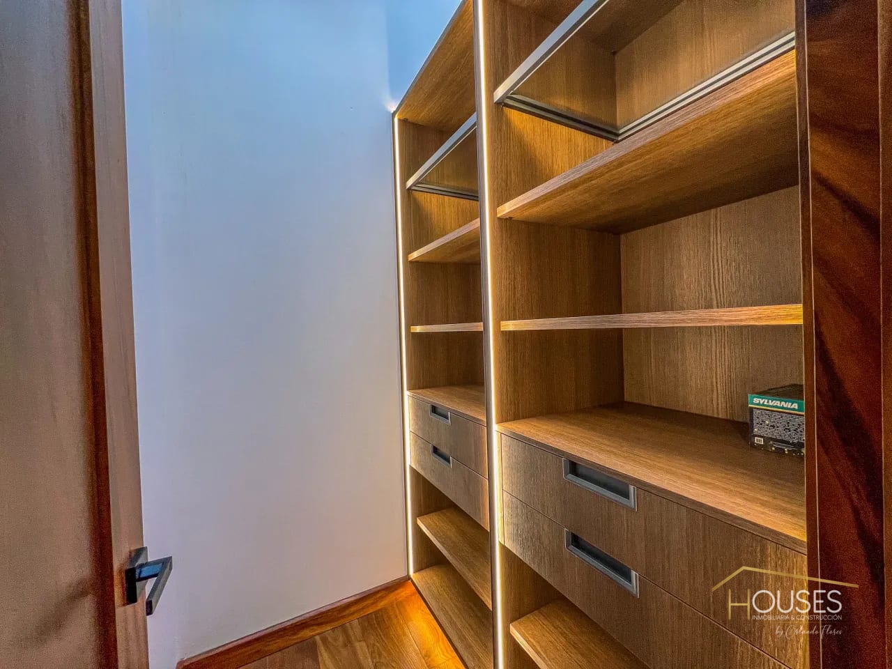 Vendo Casa en Paseo Antigua, Antigua Guatemala — Casa en Venta en Antigua, Sacatepéquez — foto 10 de 17