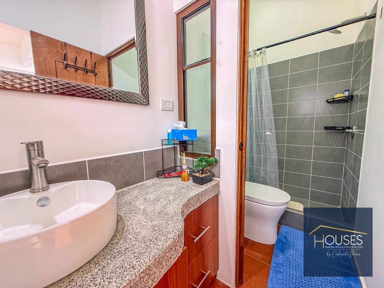 Rento Casa en Paseo San Lorenzo, San Lorenzo El Cubo — Casa en Alquiler en San Antonio Aguas Calientes, Sacatepéquez — foto 4 de 11