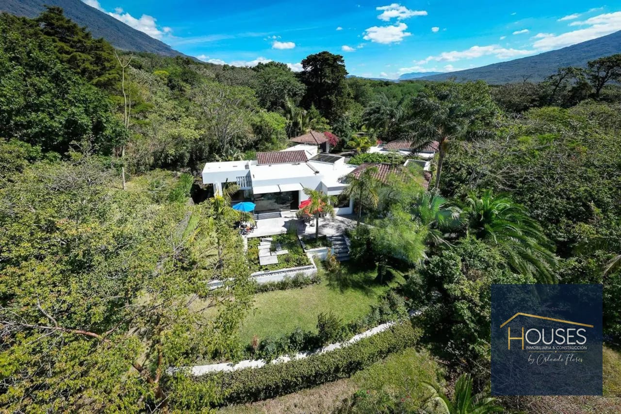 Vendo Casa en Residencial La Reunión Golf Resort, Alotenango — Casa en Venta en La Reunión Golf Resort, Alotenango, Sacatepéquez — foto 1 de 17
