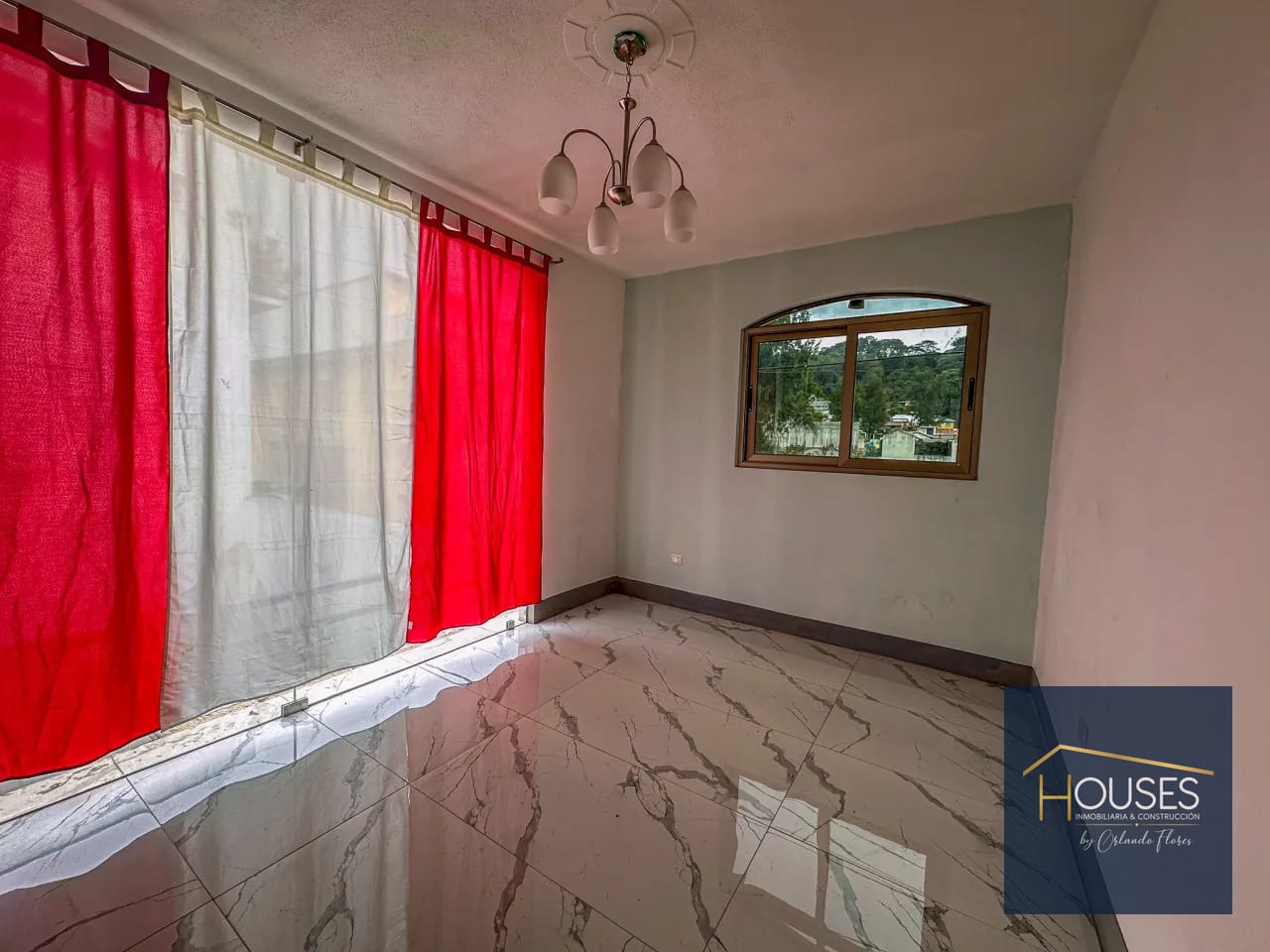 Vendo Casa en Residencial Vistas de Florencia, Santa Lucía Milpas Altas — Casa en Venta en Santa Lucía Milpas Altas, Sacatepéquez — foto 4 de 17