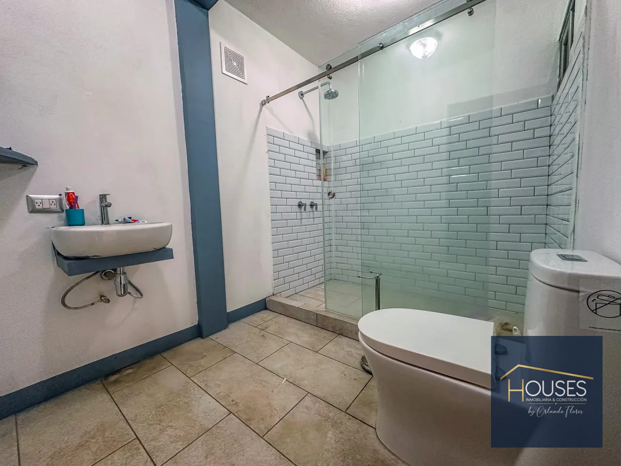 Vendo Casa en Residencial Vistas de Florencia, Santa Lucía Milpas Altas — Casa en Venta en Santa Lucía Milpas Altas, Sacatepéquez — foto 3 de 17