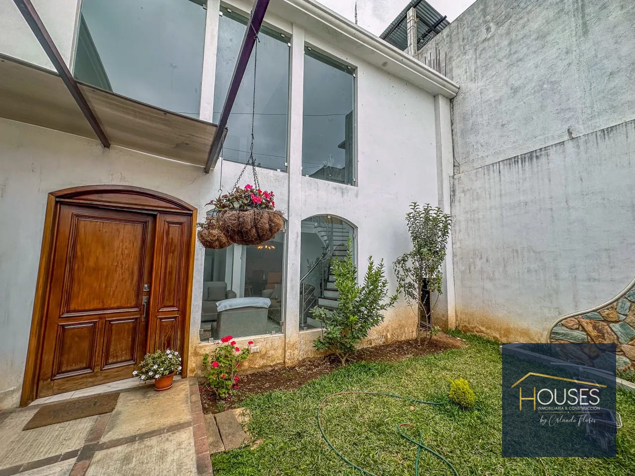 Vendo Casa en Residencial Vistas de Florencia, Santa Lucía Milpas Altas — Casa en Venta en Santa Lucía Milpas Altas, Sacatepéquez — foto 1 de 17