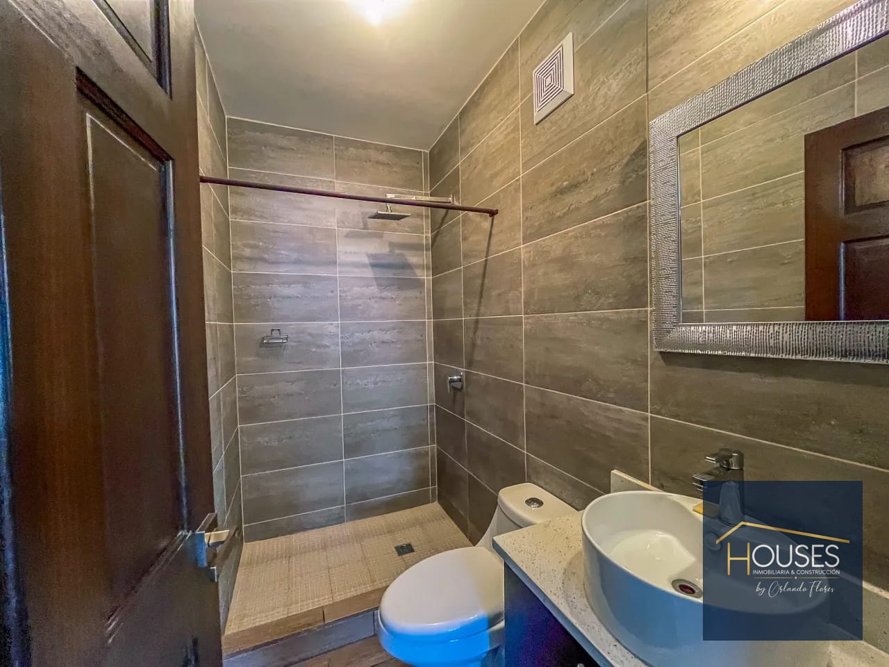 Vendo Casa en Condominio Santa Delfina, San Pedro las Huertas — Casa en Venta en Santa Delfina, Antigua, Sacatepéquez — foto 11 de 16