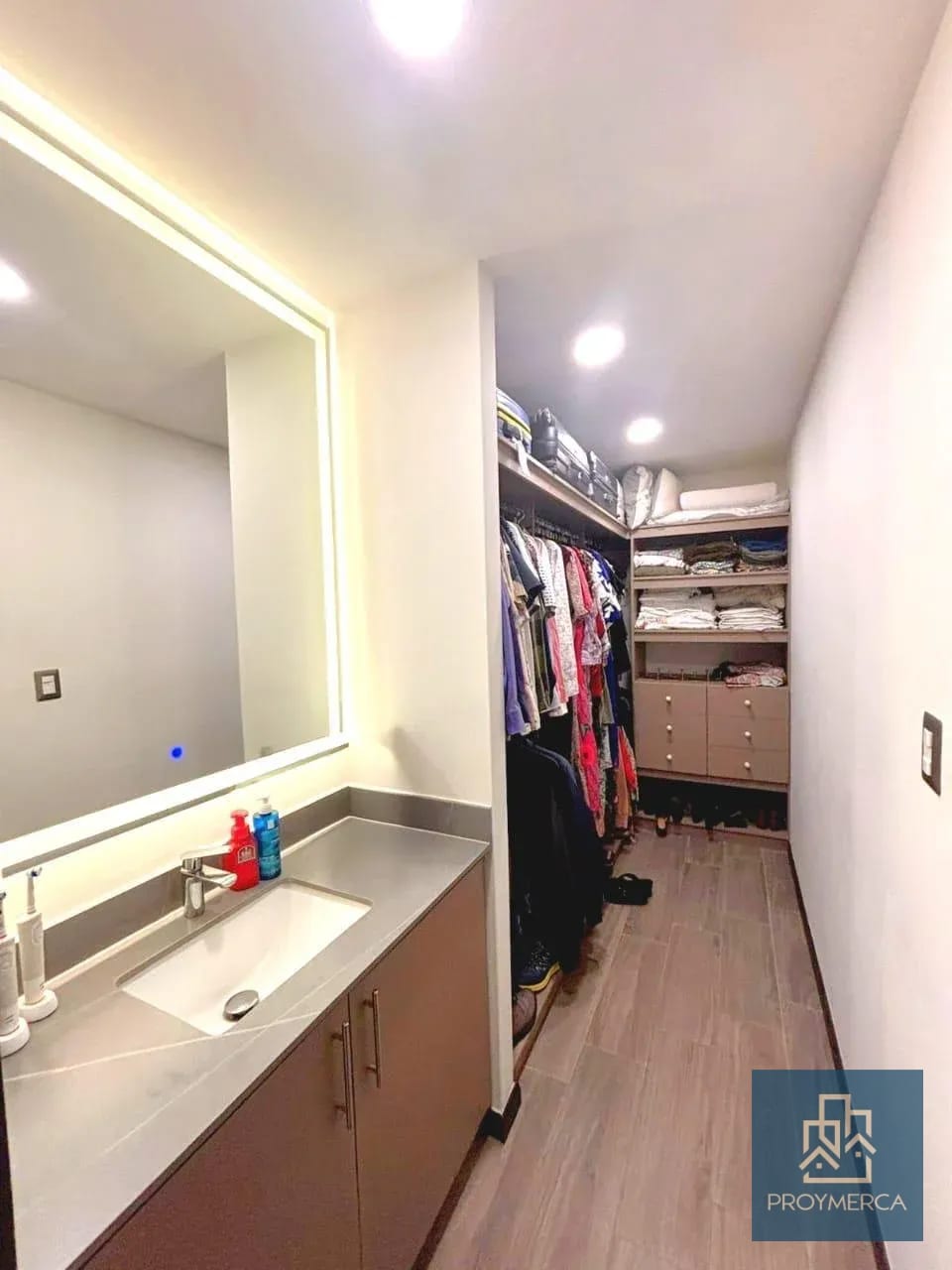 Apartamento en venta, Edificio Niko10,Zona 10 — Apartamento en Venta en Niko 10, Zona 10, Guatemala, Ciudad — foto 9 de 12