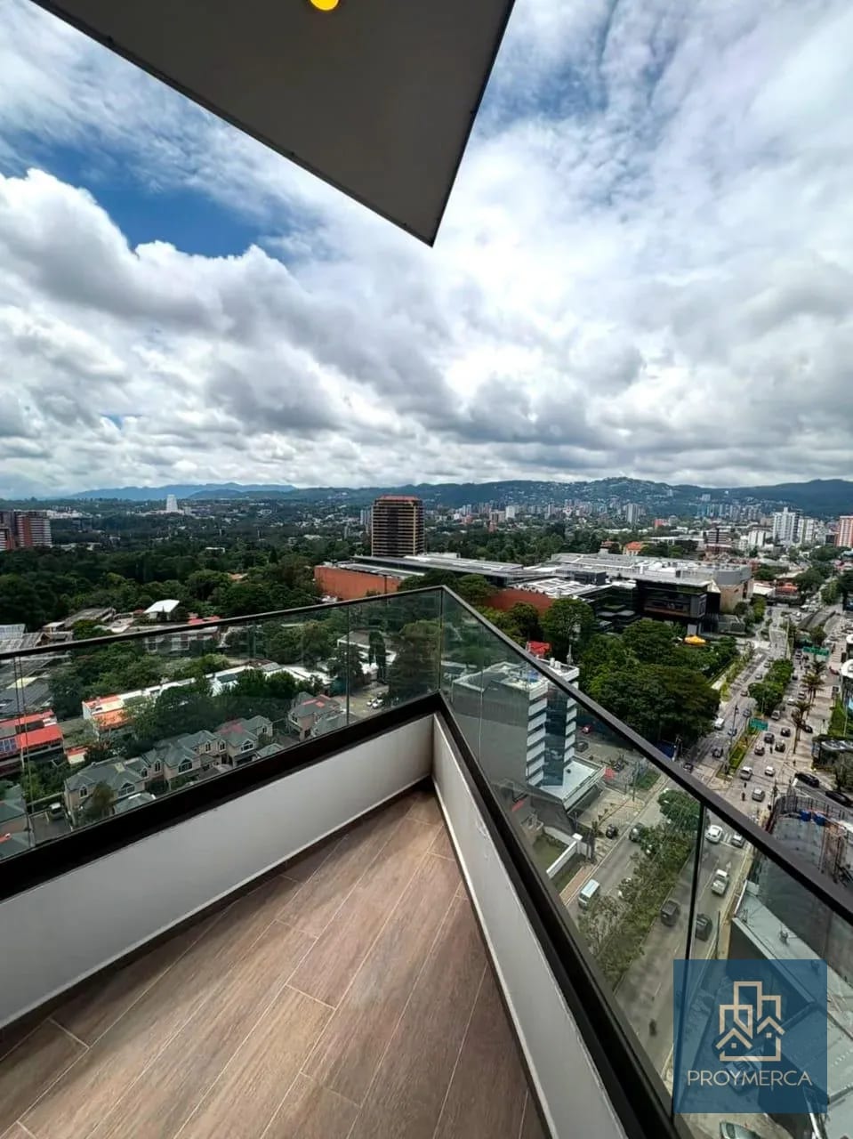 Apartamento Amueblado en alquiler, Edificio Diagoseis, Zona 10 — Apartamento en Alquiler en Diagoseis, Zona 10, Guatemala, Ciudad — foto 3 de 10
