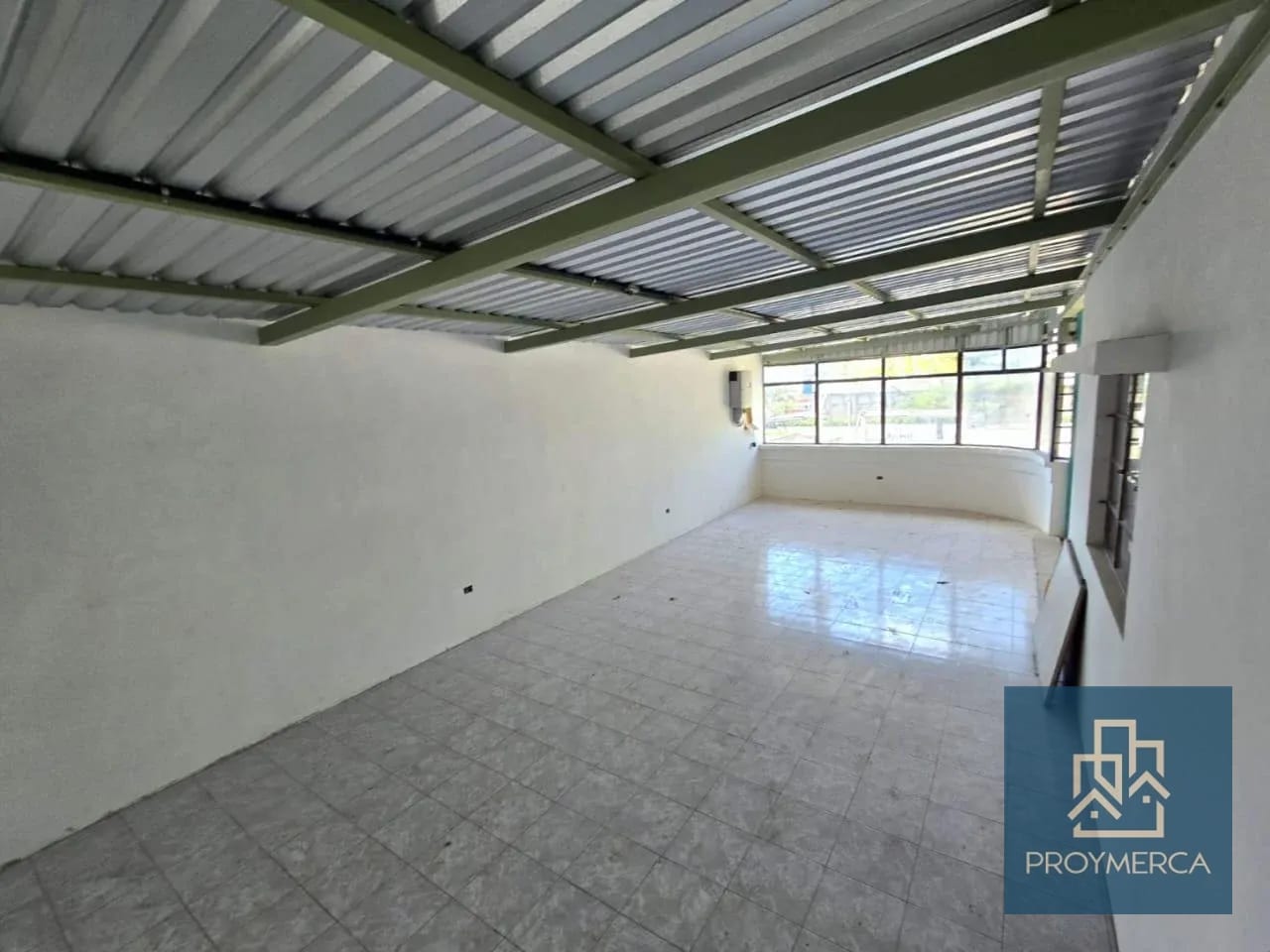 Área de bodega y ofibodega en alquiler, Ciudad de Guatemala, Zona 9 — Bodega / Ofibodega en Alquiler en Zona 9, Guatemala, Ciudad — foto 5 de 10