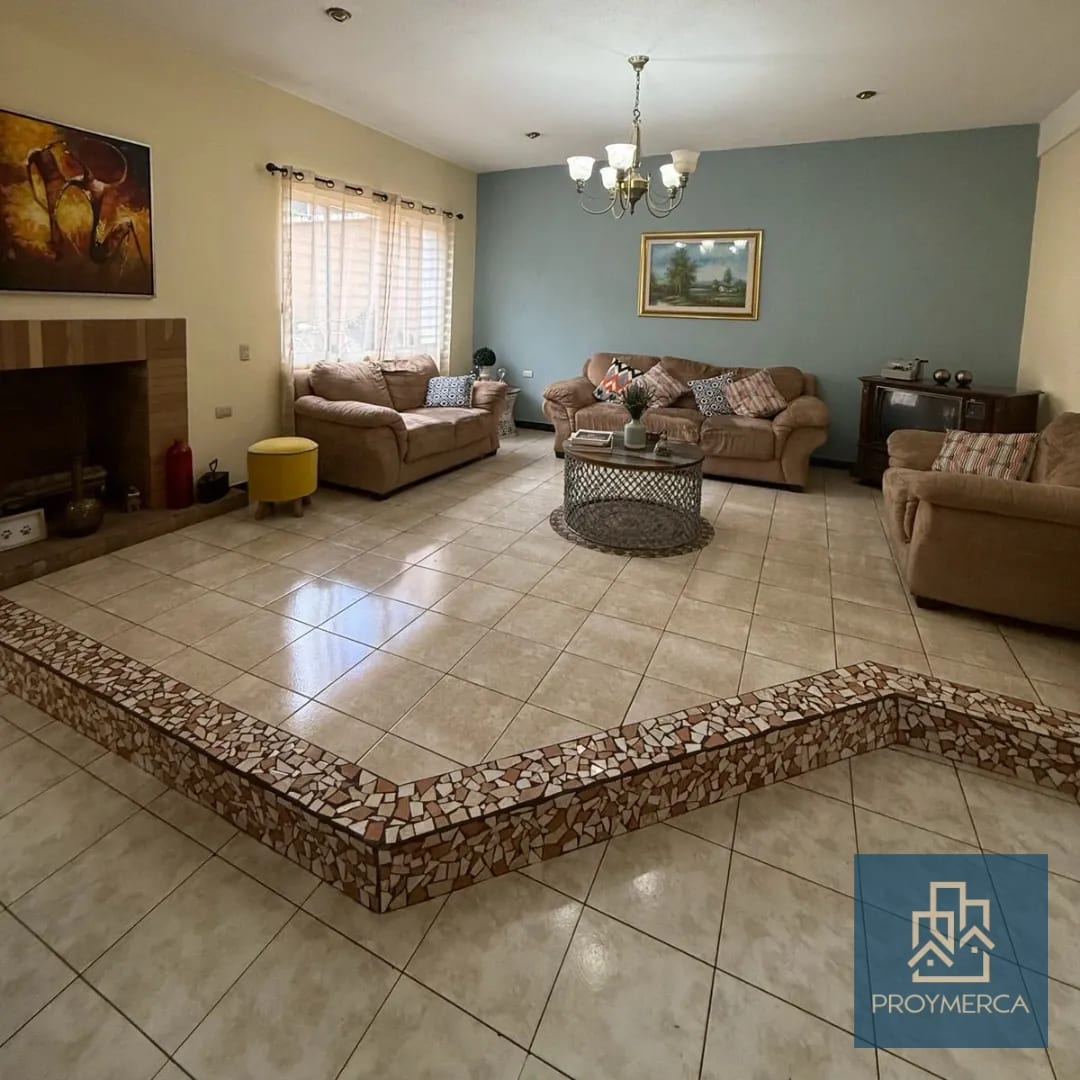 Casa en Venta, Residenciales Jardines de San Isidro, Zona 16 — Casa en Venta en Jardines de San Isidro, Zona 16, Guatemala, Ciudad — foto 1 de 13