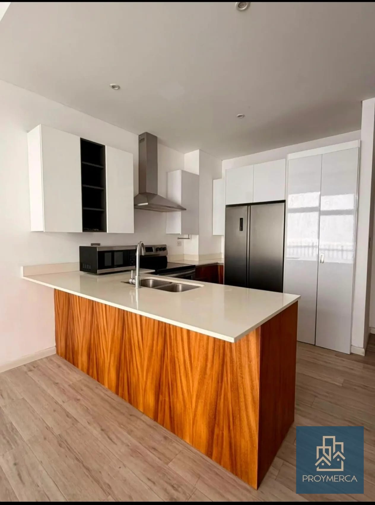 Apartamento en Alquiler Lirios de Cayalà zona 16 — Apartamento en Alquiler en Zona 16, Guatemala, Ciudad — foto 3 de 11