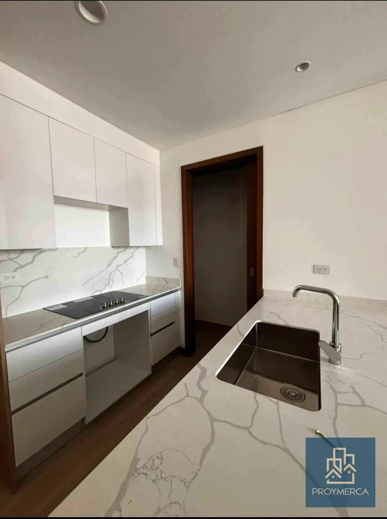 Apartamento en Alquiler zona 10 — Apartamento en Alquiler en Ferré Diez, Zona 10, Guatemala, Ciudad — foto 3 de 9