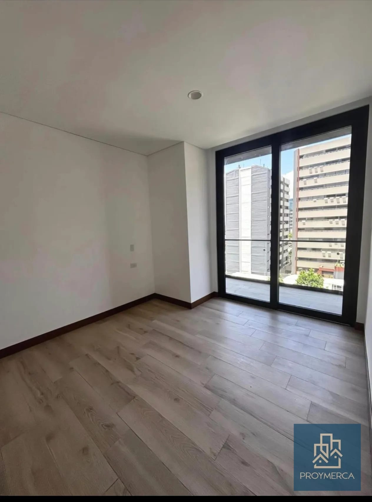 Apartamento en Alquiler zona 10 — Apartamento en Alquiler en Ferré Diez, Zona 10, Guatemala, Ciudad — foto 5 de 9