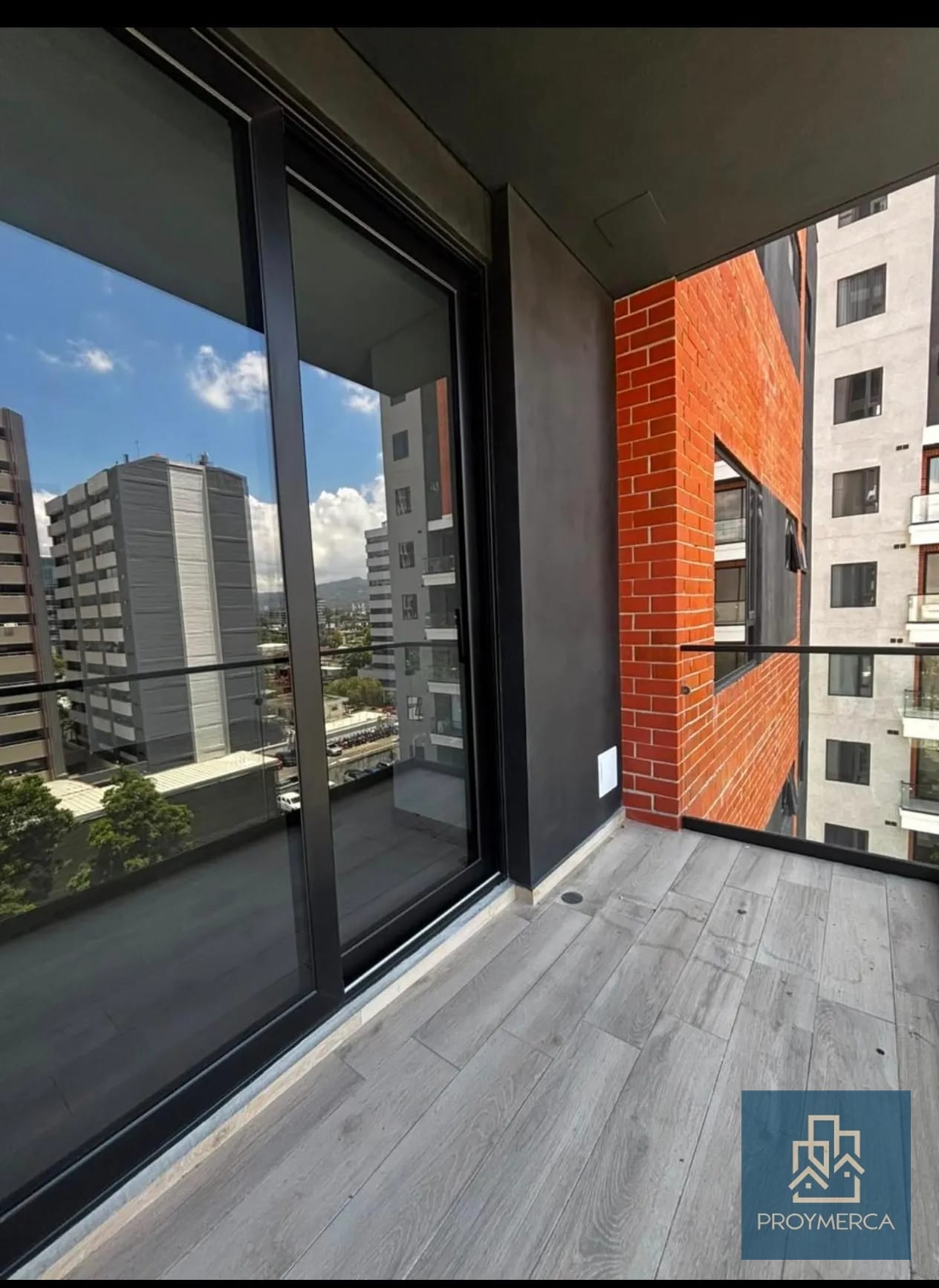 Apartamento en Alquiler zona 10 — Apartamento en Alquiler en Ferré Diez, Zona 10, Guatemala, Ciudad — foto 8 de 9