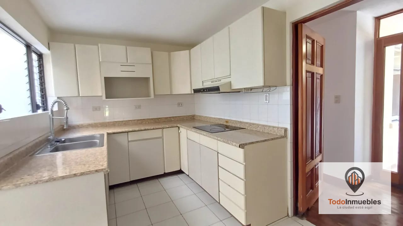 Casa en Renta en zona 4 para oficinas o vivienda — Casa en Alquiler en Zona 4, Guatemala, Ciudad — foto 4 de 10