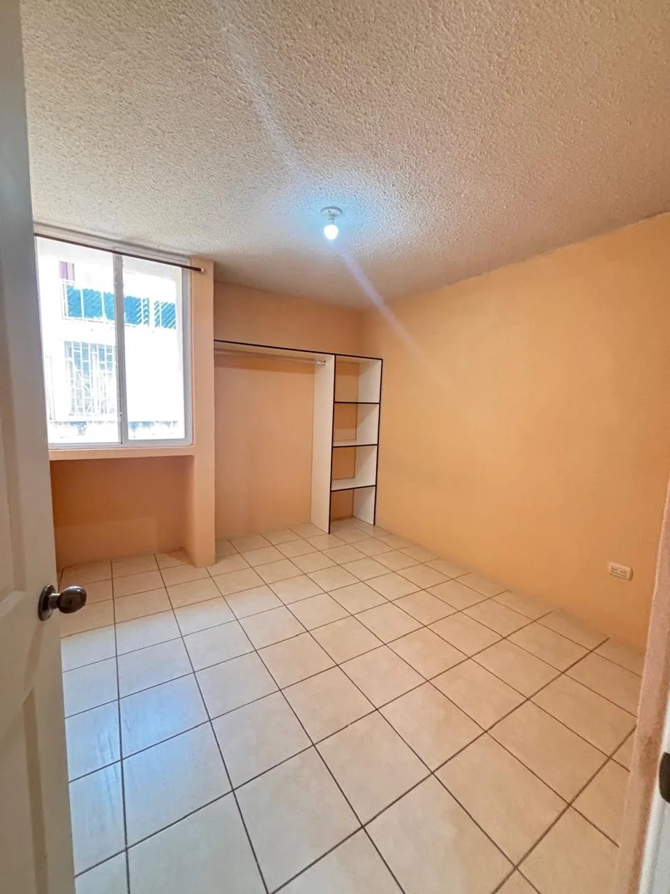 Casa en renta Condominio Las Piletas, Villa Nueva — Casa en Alquiler en Villa Nueva, Guatemala, Ciudad — foto 2 de 9