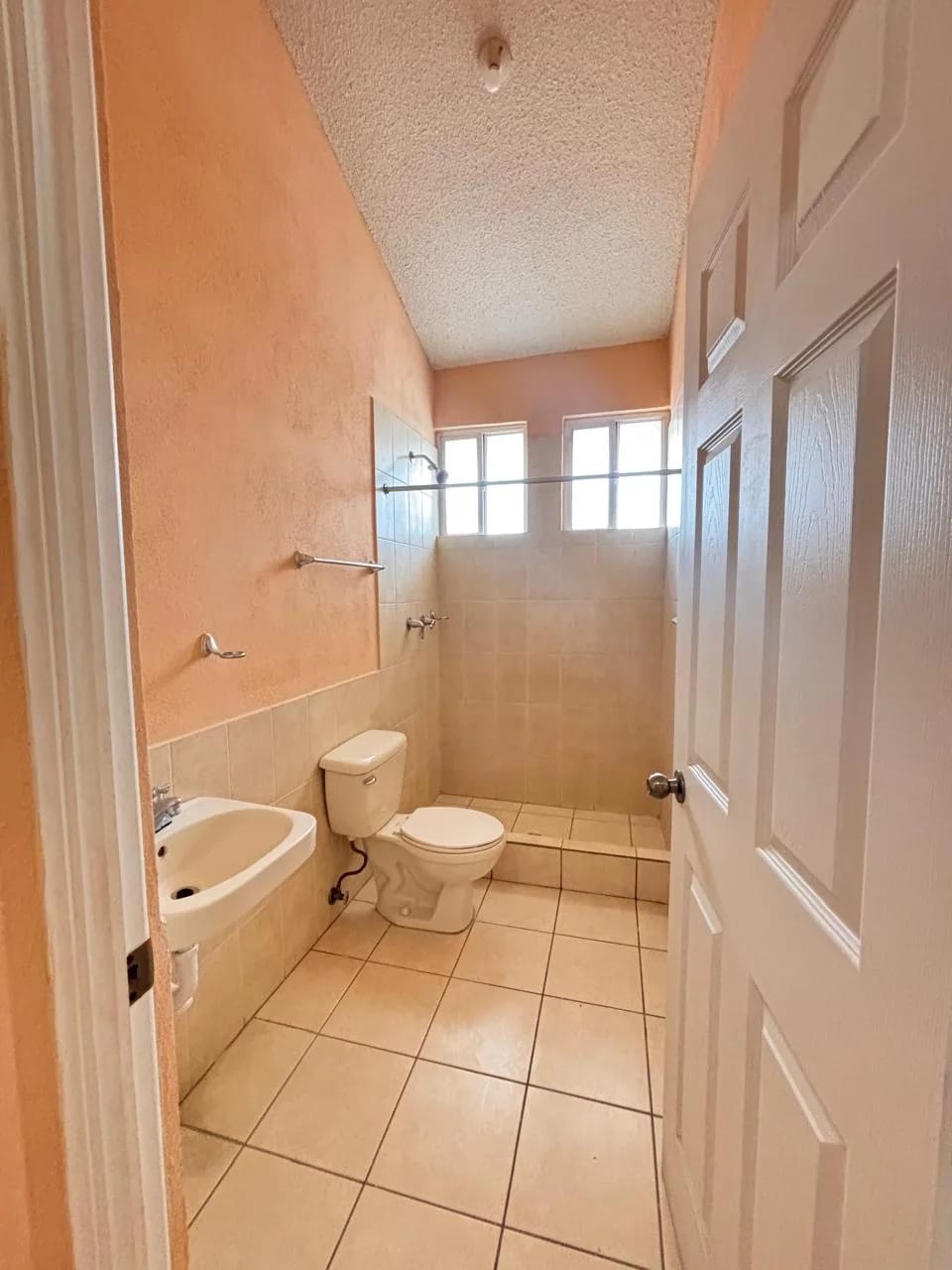 Casa en renta Condominio Las Piletas, Villa Nueva — Casa en Alquiler en Villa Nueva, Guatemala, Ciudad — foto 4 de 9
