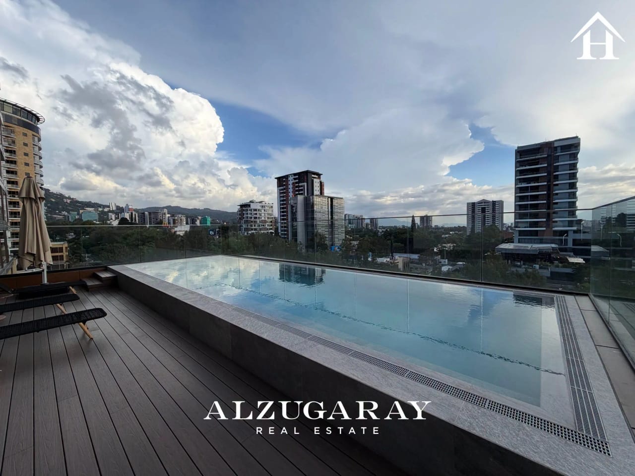 Apto C/ Vista Espectacular 4 Hab / 5 Parqueos / Zona 15 — Apartamento en Venta en Vista Hermosa I, Zona 15, Guatemala, Ciudad — foto 1 de 10