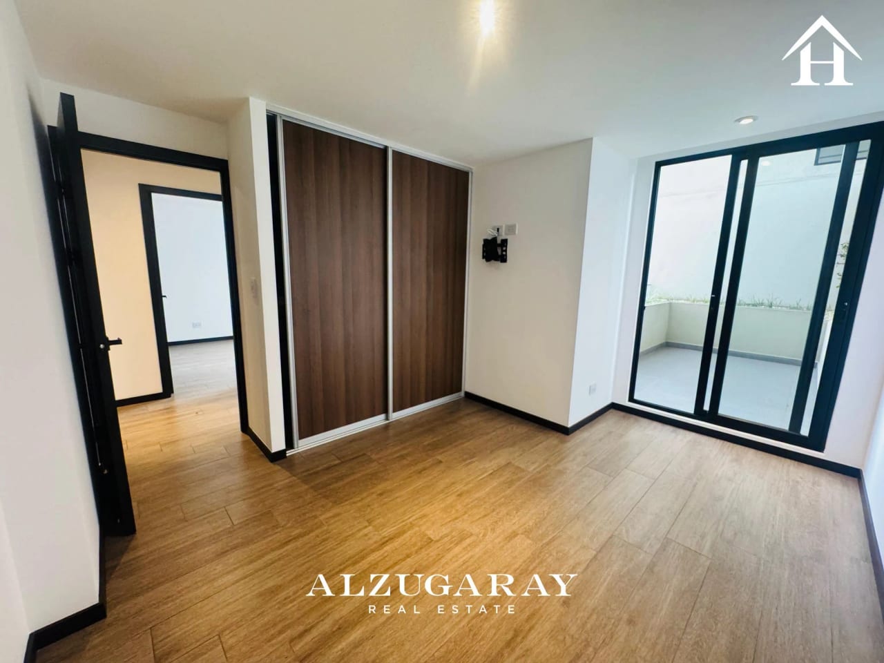Apartamento con Jardín 3 Hab. | Edificio en Zona 10 — Apartamento en Alquiler en Zona 10, Guatemala, Ciudad — foto 5 de 11