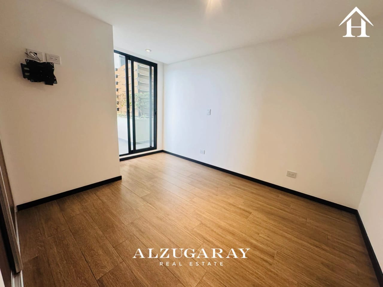 Apartamento con Jardín 3 Hab. | Edificio en Zona 10 — Apartamento en Alquiler en Zona 10, Guatemala, Ciudad — foto 7 de 11