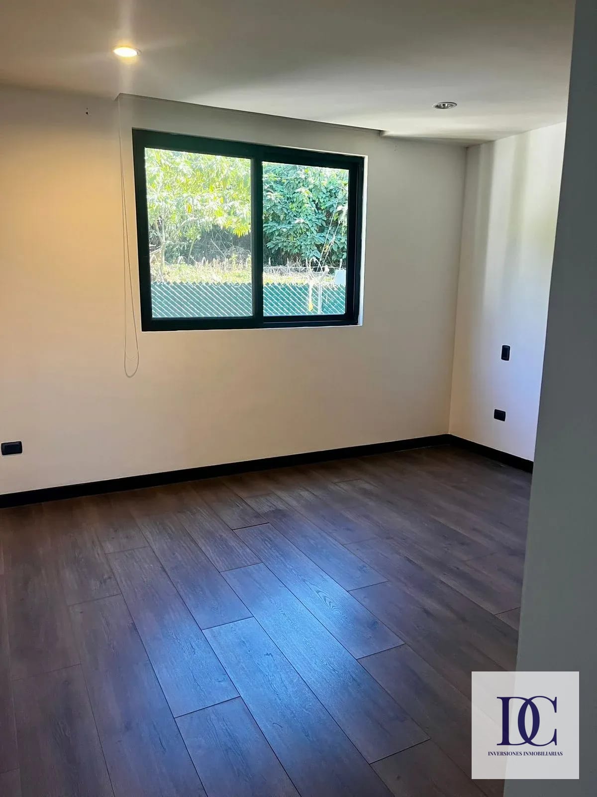 đ CASA EN RENTA â 3 HAB + JARDĂN CON DECK | COND. SAN LĂZARO | ZONA 15 â Casa en Alquiler en San LĂĄzaro, Zona 15, Guatemala, Ciudad â foto 8 de 15