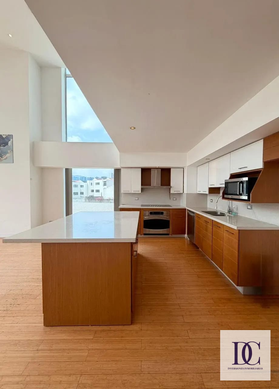 📍 APARTAMENTO EN VENTA – 2 HAB + DOBLE ALTURA | EDIFICIO ATRIUM | ZONA 10 — Apartamento en Venta en Atrium, Zona 10, Guatemala, Ciudad — foto 4 de 14