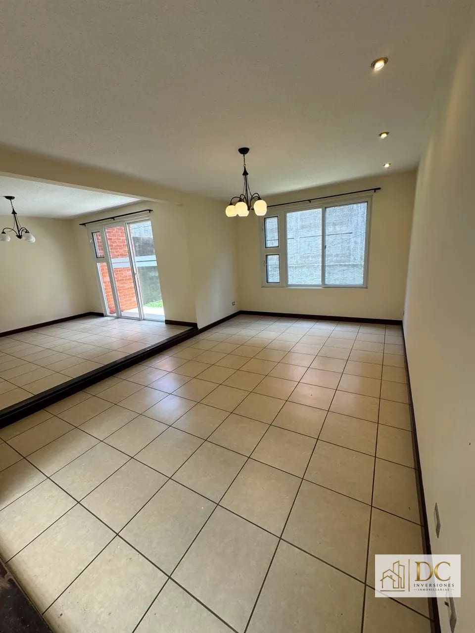 📍 Casa en Renta – 3 Hab + Jardín y Sala Familiar | Ensenada de San Isidro | Zona 16 — Casa en Alquiler en Ensenada de San Isidro, Zona 16, Guatemala, Ciudad — foto 1 de 17