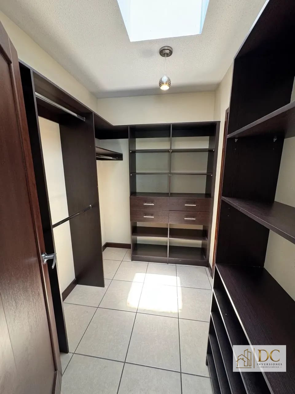 📍 Casa en Renta – 3 Hab + Jardín y Sala Familiar | Ensenada de San Isidro | Zona 16 — Casa en Alquiler en Ensenada de San Isidro, Zona 16, Guatemala, Ciudad — foto 11 de 17