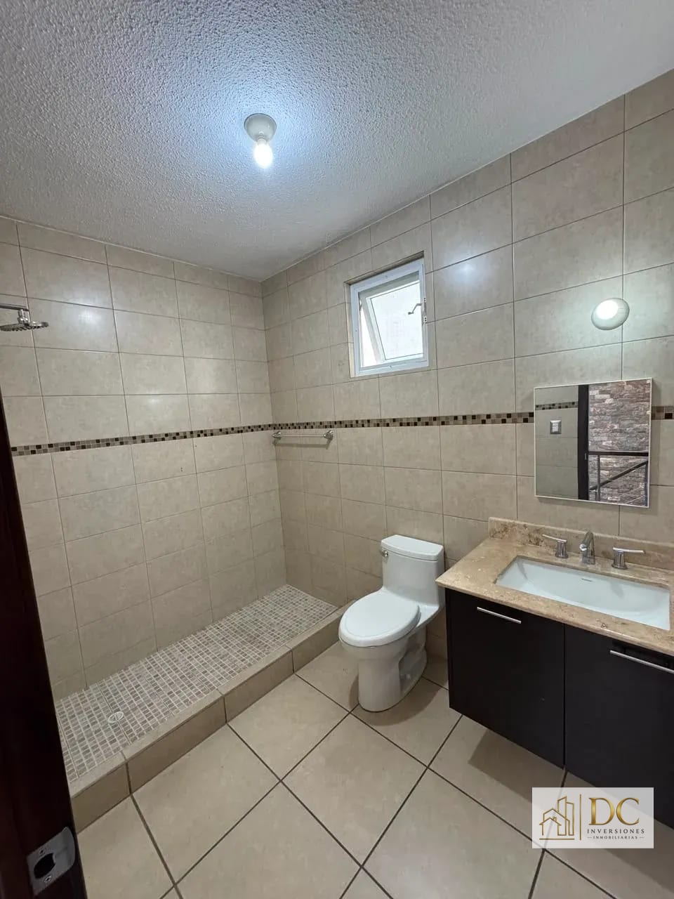 📍 Casa en Renta – 3 Hab + Jardín y Sala Familiar | Ensenada de San Isidro | Zona 16 — Casa en Alquiler en Ensenada de San Isidro, Zona 16, Guatemala, Ciudad — foto 12 de 17