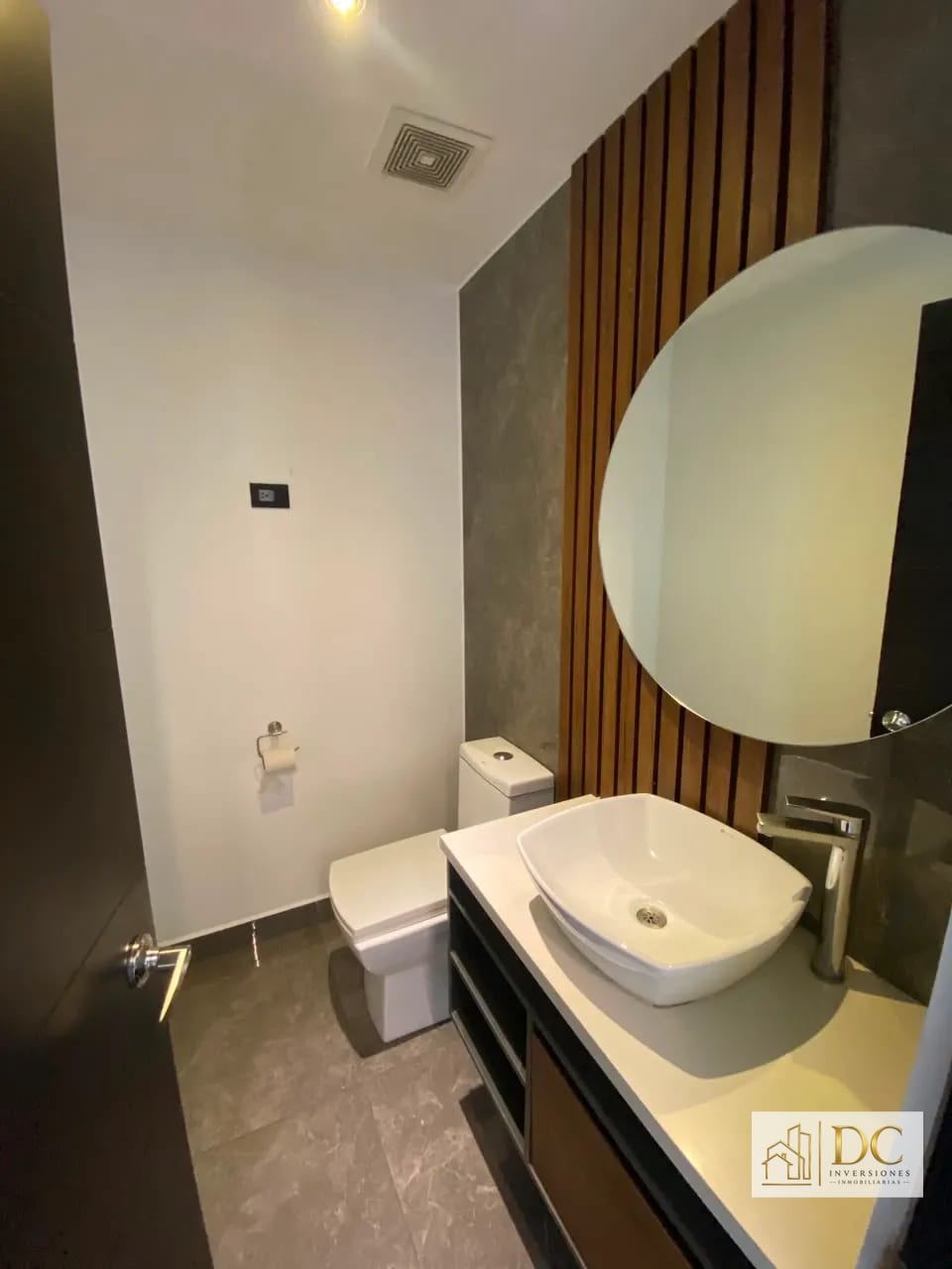 đ ClĂnica MĂŠdica en Venta â 50 M² + 2 Parqueos | Renovati | Zona 10 â ClĂnica en Venta en Renovati, Zona 10, Guatemala, Ciudad â foto 6 de 6