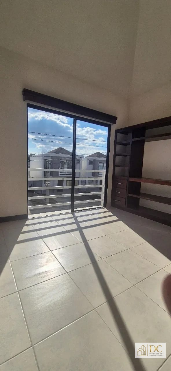 đ Casa en Venta â 3 Hab + JardĂn | Condado Santa Fe, Sector Altana | KM. 30 CAES â Casa en Venta en Carretera a El Salvador, Guatemala, Ciudad â foto 7 de 13