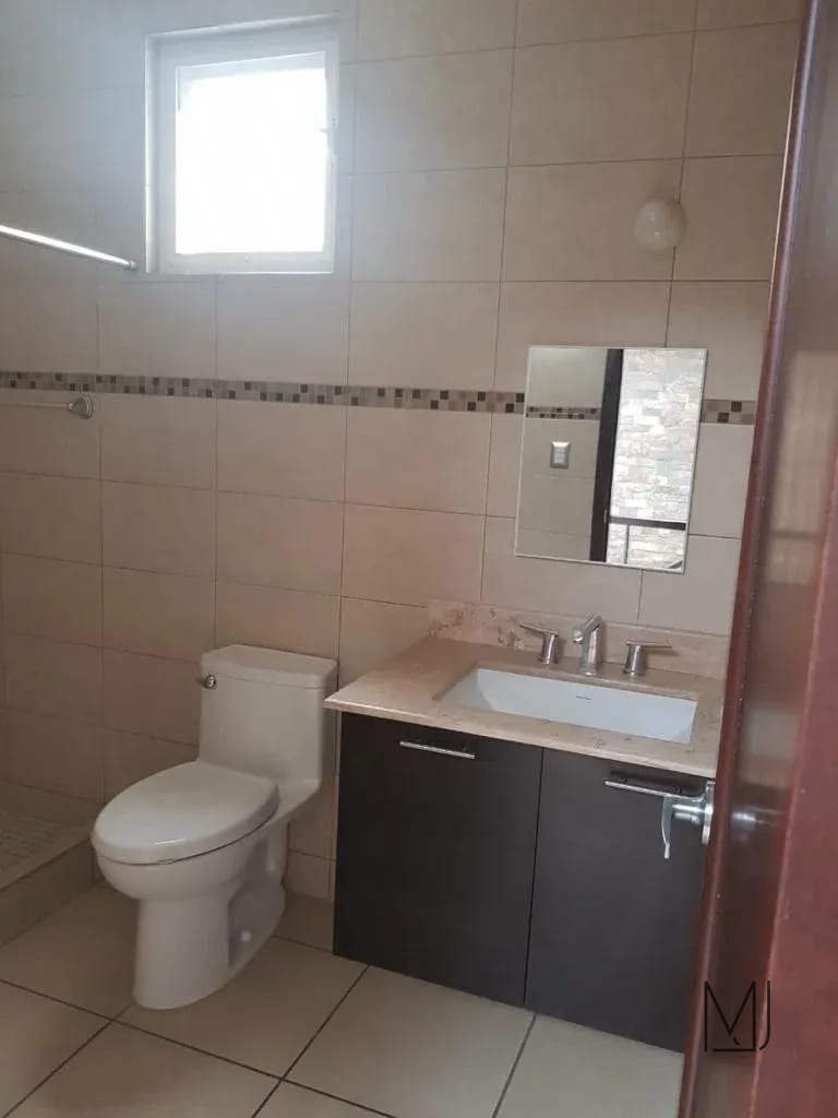 Casa en Alquiler | Ensenada de San Isidro | Zona 16 | 3 habitaciones · Jardín — Casa en Alquiler en Ensenada de San Isidro, Zona 16, Guatemala, Ciudad — foto 14 de 15