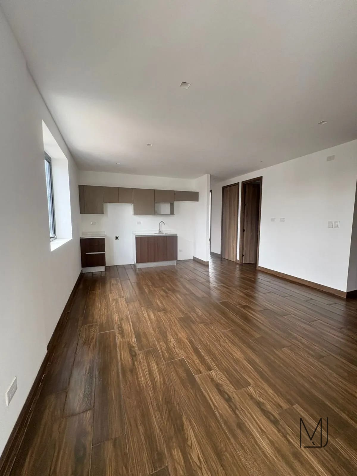 Apartamento en Alquiler | Vila Quince | Zona 15 VH2 | 2 habitaciones · 2 parqueos — Apartamento en Alquiler en Vila Quince, Zona 15, Guatemala, Ciudad — foto 2 de 15