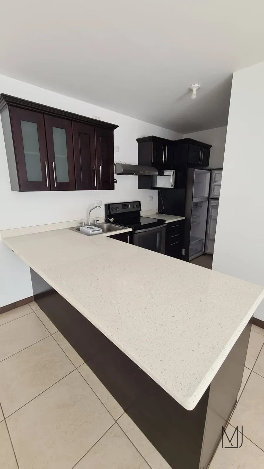 Apartamento en Alquiler | Pórtico | Zona 7 | 3 habitaciones · 2 parqueos — Apartamento en Alquiler en Zona 7, Guatemala, Ciudad — foto 3 de 7