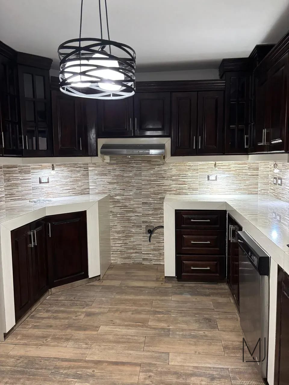 Casa en Alquiler | Villas del Pinar CAES | 4 Habitaciones · Pérgola y Horno de Leña | $1,395 — Casa en Alquiler en Villas del Pinar, Carretera a El Salvador, Guatemala, Ciudad — foto 5 de 17