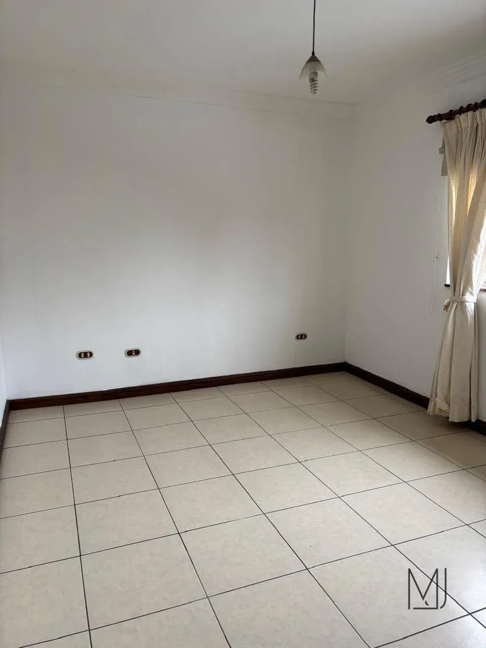 Casa en Alquiler | Villas del Pinar CAES | 4 Habitaciones · Pérgola y Horno de Leña | $1,395 — Casa en Alquiler en Villas del Pinar, Carretera a El Salvador, Guatemala, Ciudad — foto 8 de 17