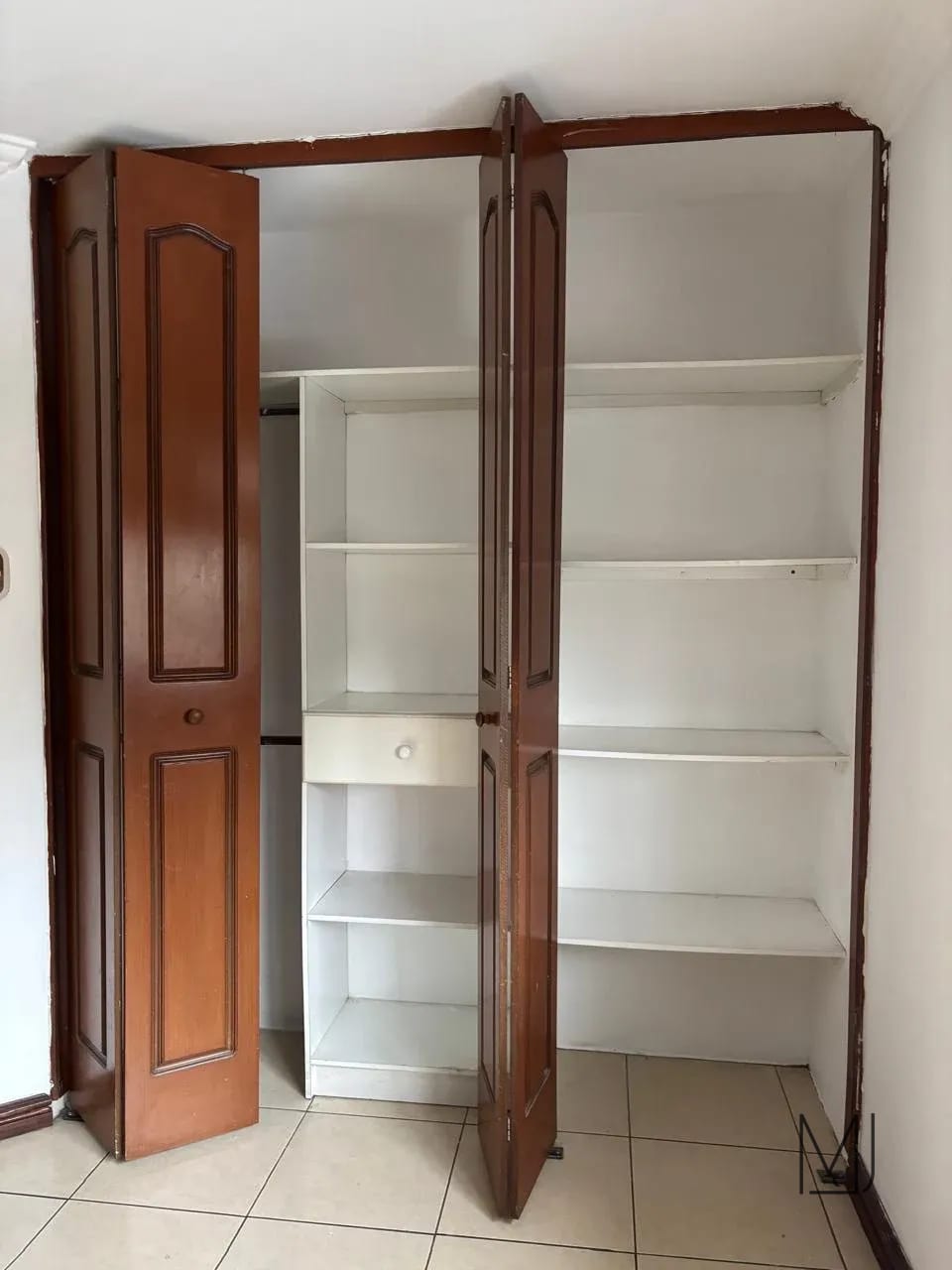 Casa en Alquiler | Villas del Pinar CAES | 4 Habitaciones · Pérgola y Horno de Leña | $1,395 — Casa en Alquiler en Villas del Pinar, Carretera a El Salvador, Guatemala, Ciudad — foto 9 de 17