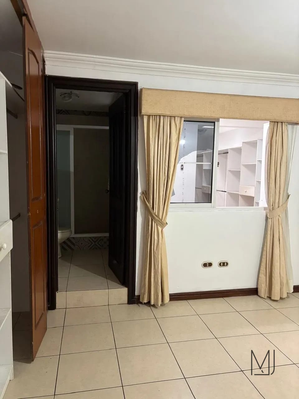 Casa en Alquiler | Villas del Pinar CAES | 4 Habitaciones · Pérgola y Horno de Leña | $1,395 — Casa en Alquiler en Villas del Pinar, Carretera a El Salvador, Guatemala, Ciudad — foto 10 de 17