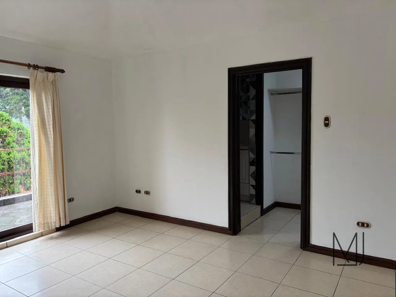 Casa en Alquiler | Villas del Pinar CAES | 4 Habitaciones · Pérgola y Horno de Leña | $1,395 — Casa en Alquiler en Villas del Pinar, Carretera a El Salvador, Guatemala, Ciudad — foto 14 de 17